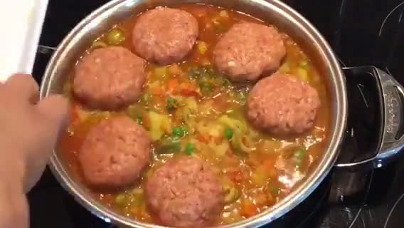 Foto del paso 3 de la receta: Hamburguesas 🍔en salsa 💃 al estilo árabe