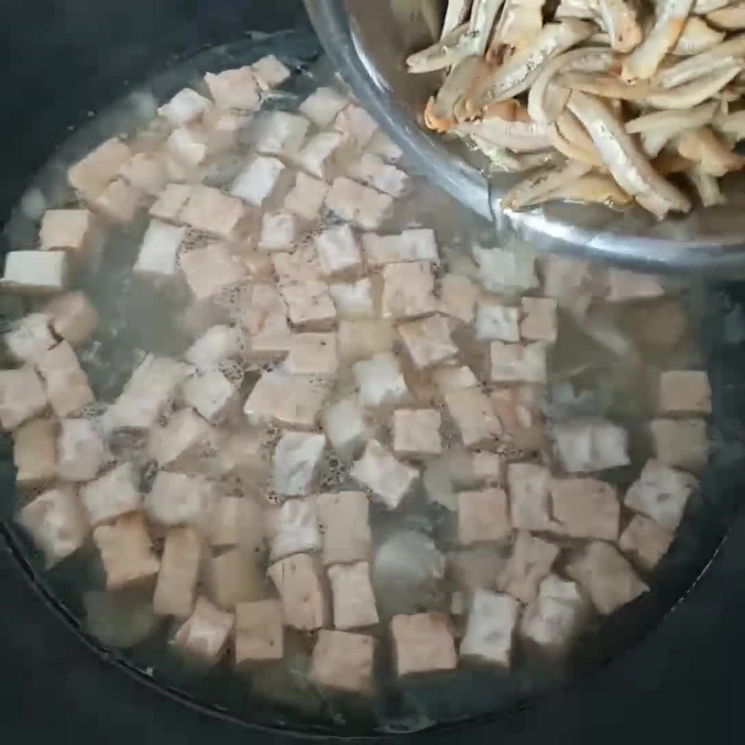 Foto langkah ke 3 dari resep Tempe Teri Kuah Asam.