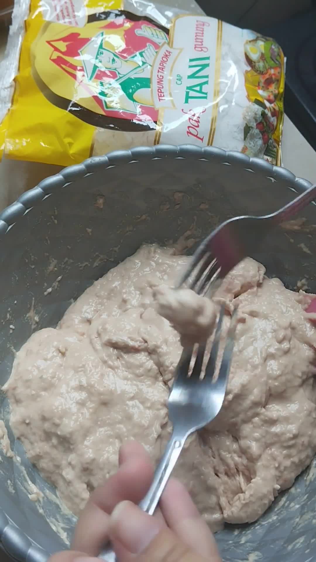 Foto langkah ke 4 dari resep Pentol Kriwil Daging Sapi (Cilok Kriwil).