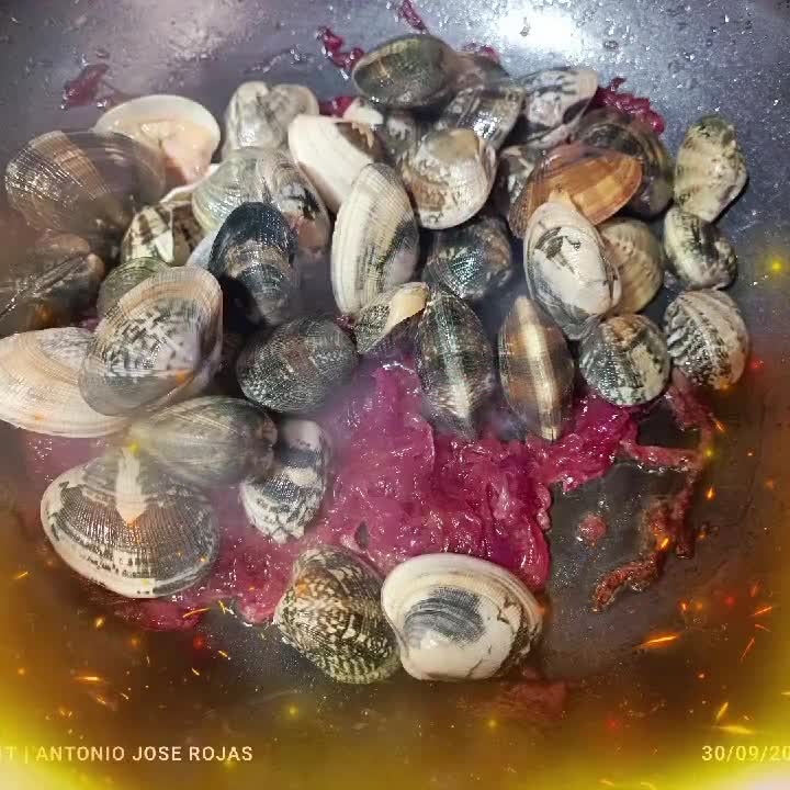 Foto del paso 8 de la receta: Judías blancas con almejas y crema de bogavante 🦞🦞