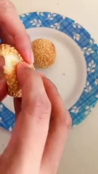 Foto langkah ke 3 dari resep Onde-onde Kopong Mozarella.