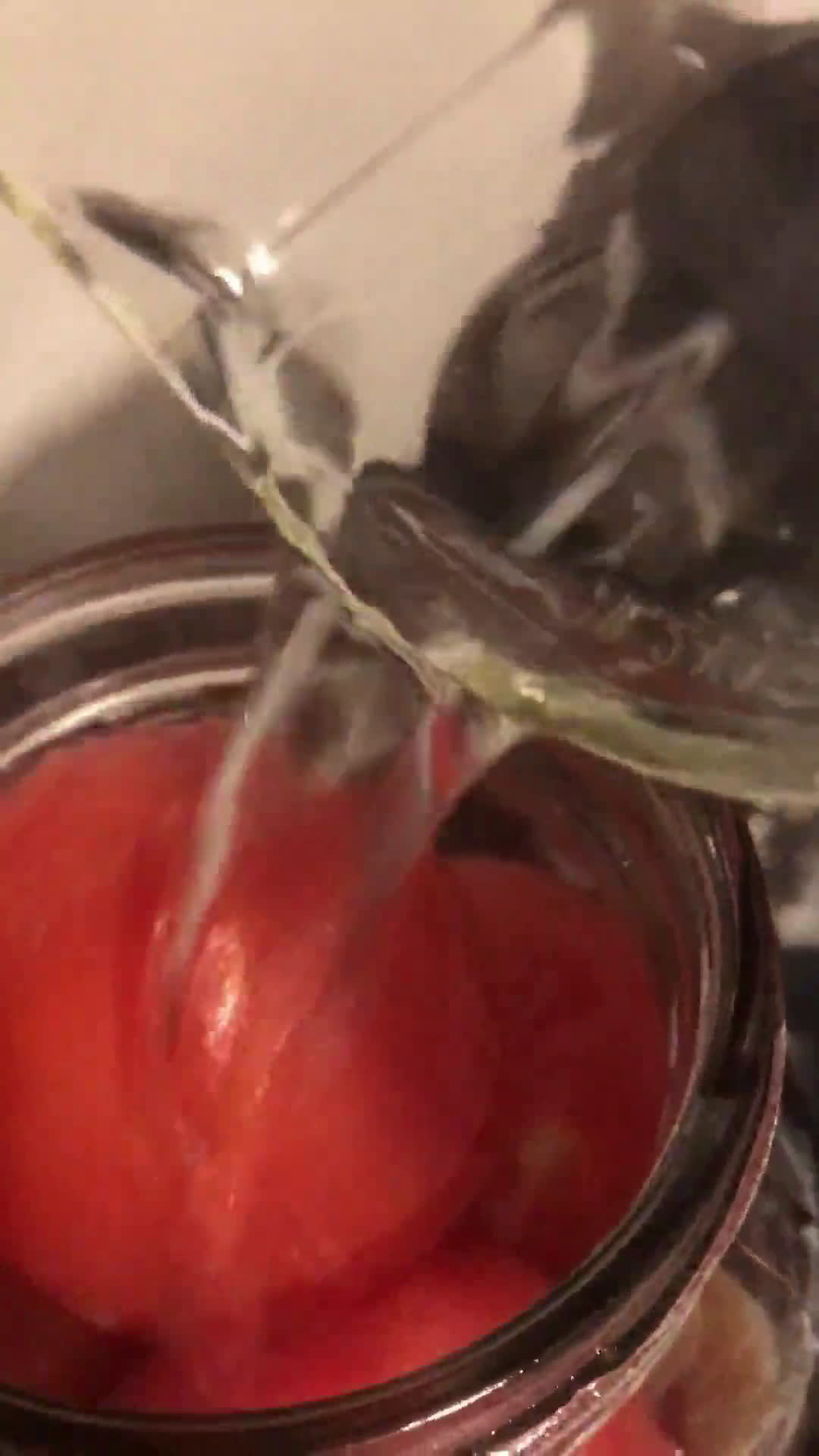 Foto del paso 4 de la receta: Jitomates encurtidos (Malosolnie pomidori)