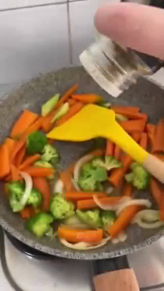 Foto langkah ke 3 dari resep Sautee vegetable🥦🥕🍅.