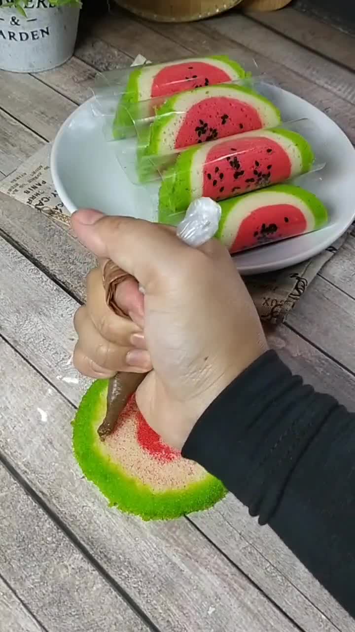 Gambar langkah 7 resipi Apam tembikai inti coklat.