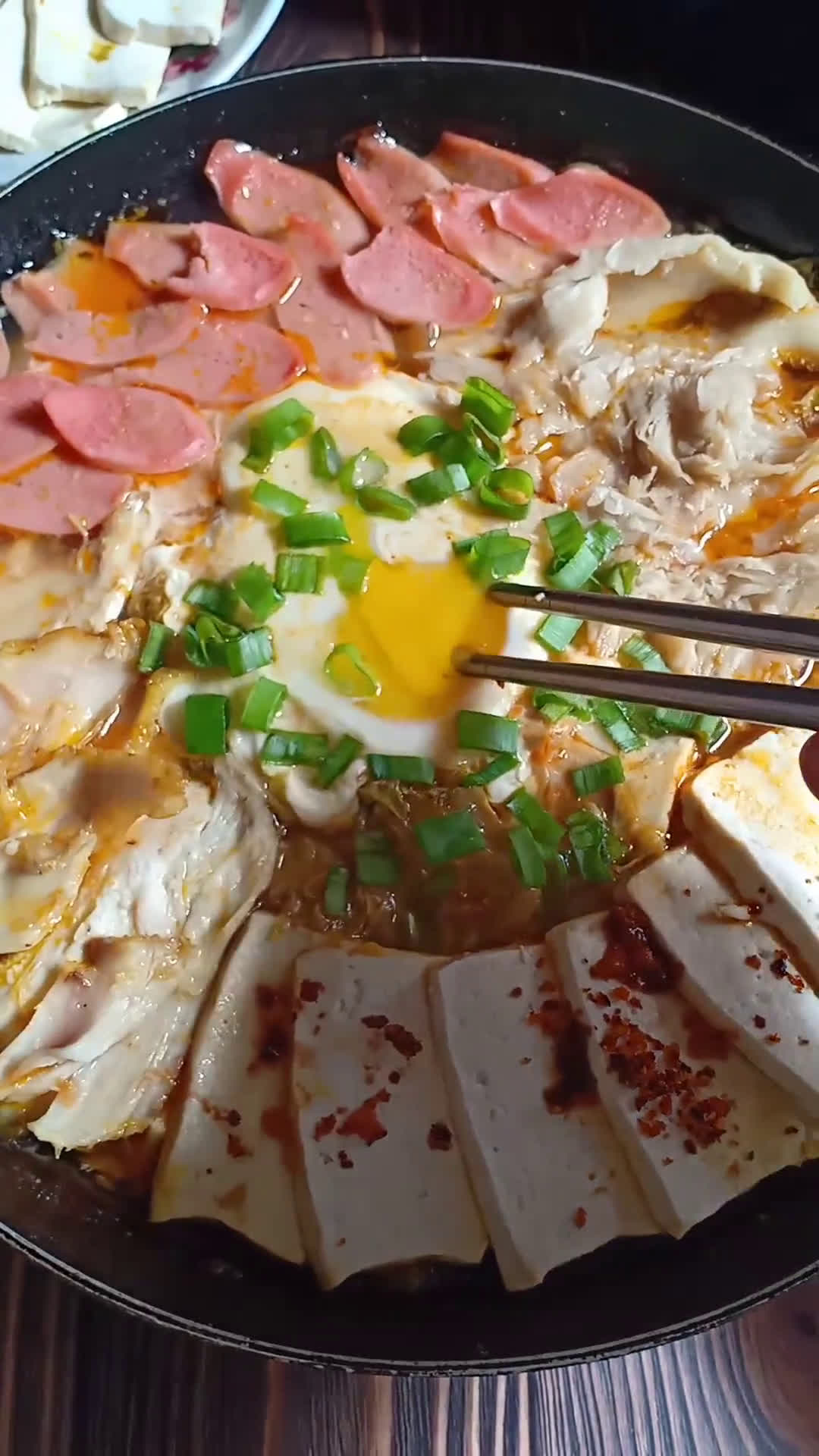 Foto langkah ke 6 dari resep Sundubu Jjigae (Sup Tahu Pedas).