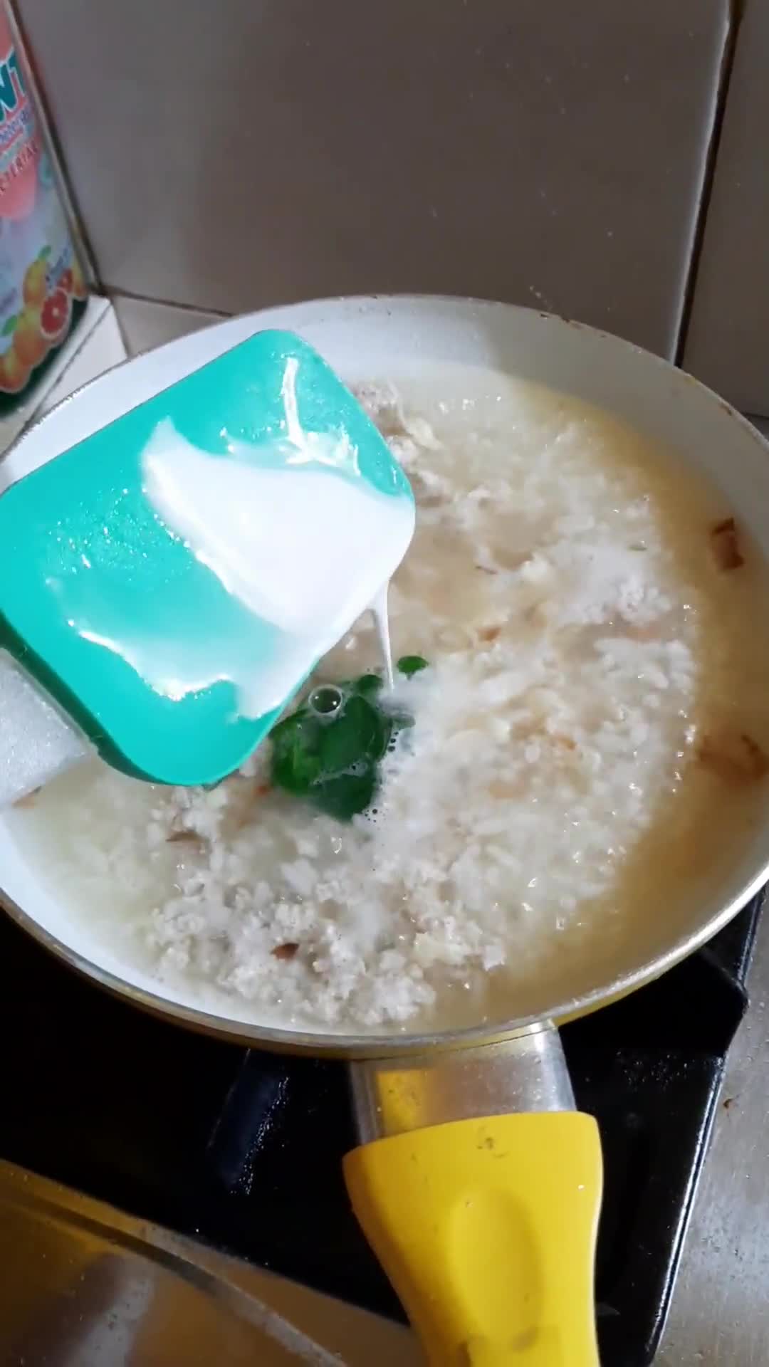 Foto langkah ke 5 dari resep MPASI Day 10 - Bubur Bobor Daun Kelor.