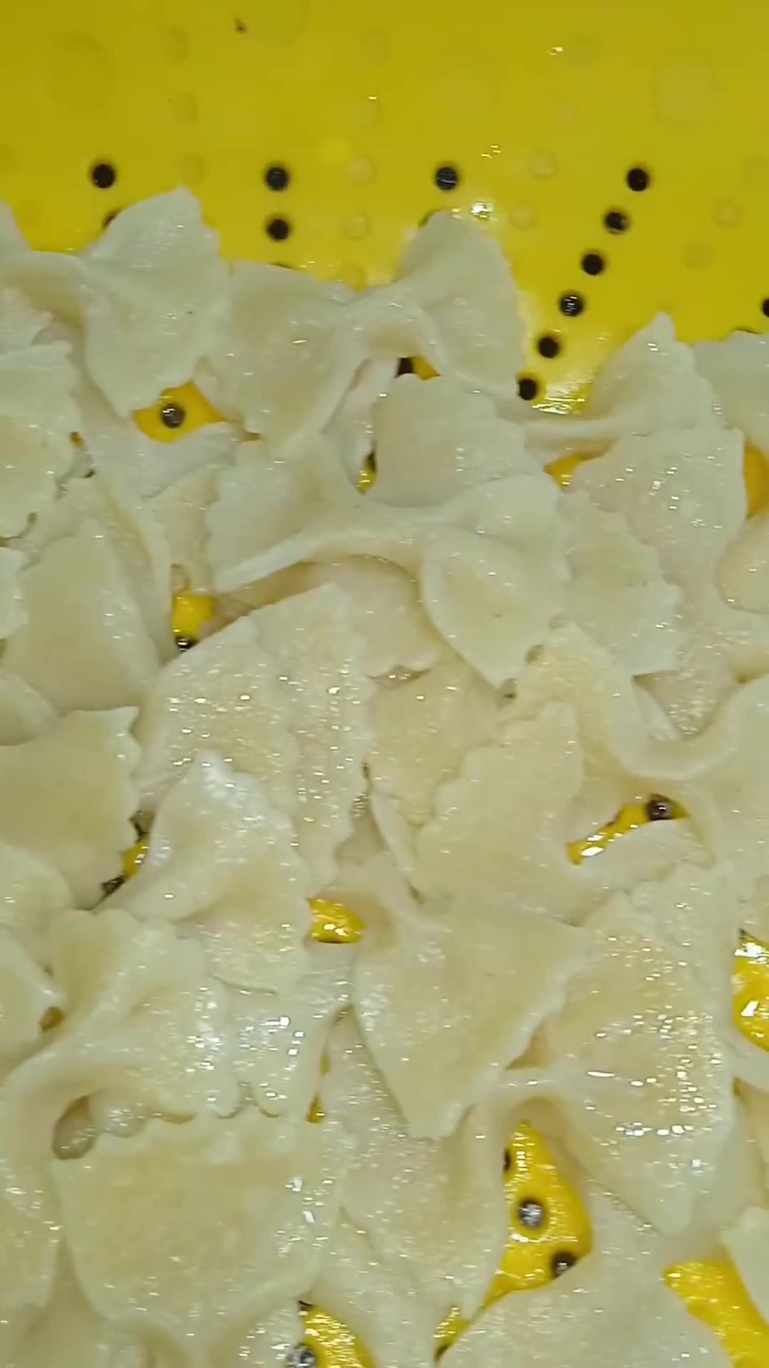Une image de l'étape 1 de Farfalles aux reste des aliments.