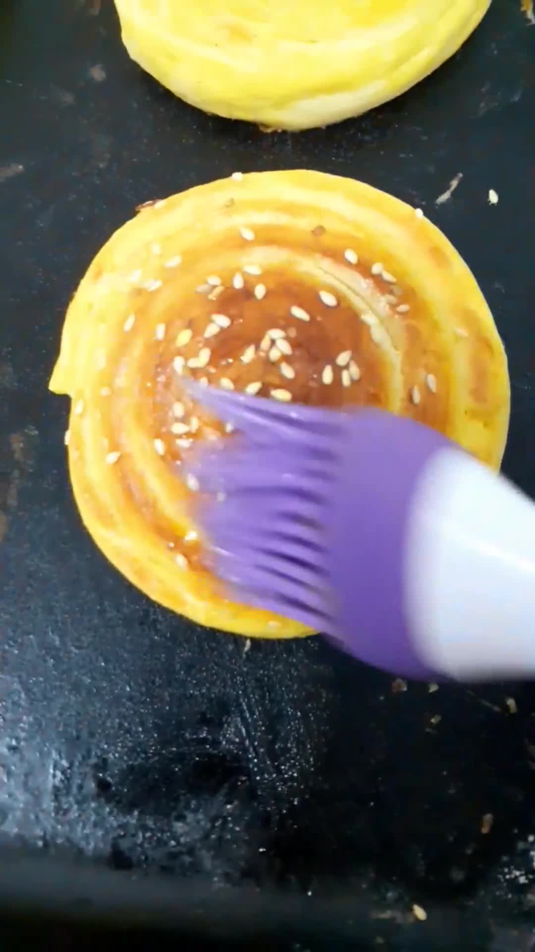عکس مرحله 9 از دستور نان چند لایه کره ای 😋😍
