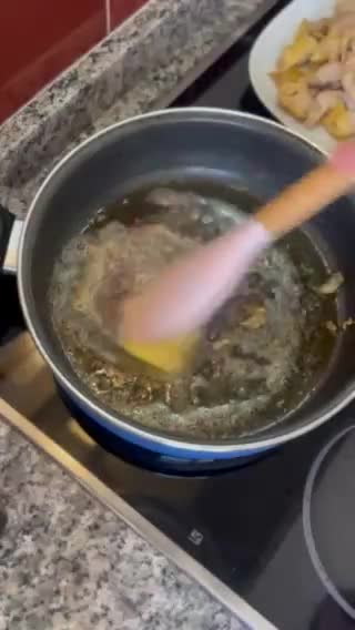 Foto del paso 2 de la receta: Pollo cremoso con espárragos