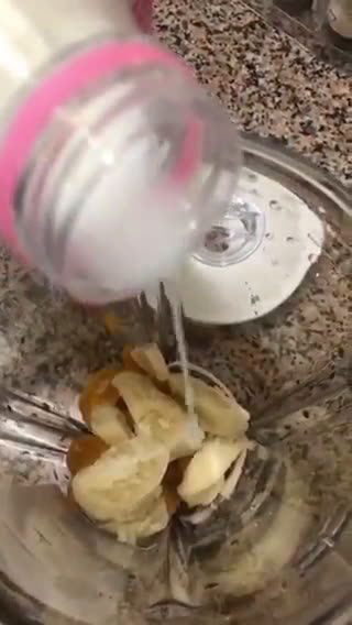 صورة لخطوة 2 من وصفة سموثي جوافه ومنجا لذيذ جدا 👌😋