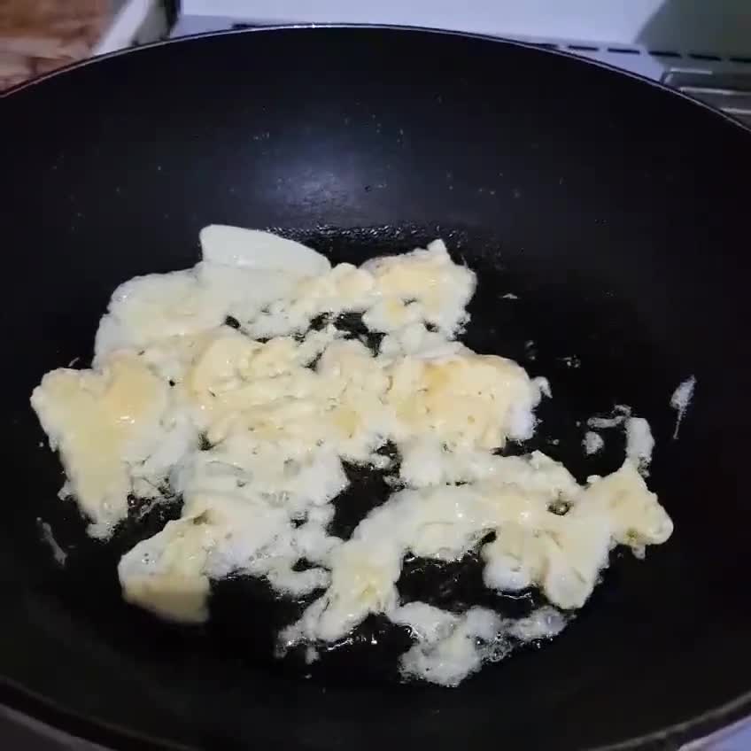 Foto langkah ke 3 dari resep Tumis Okra Telur.