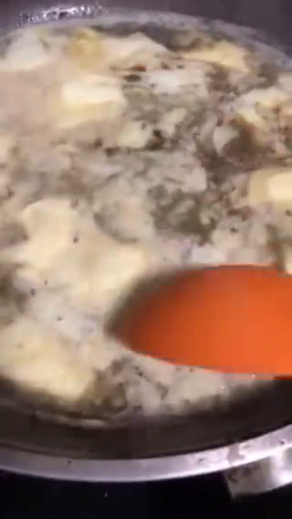 Foto del paso 4 de la receta: Lomo al ajillo con salsa de quesos y manzana asada, para cena-exprés