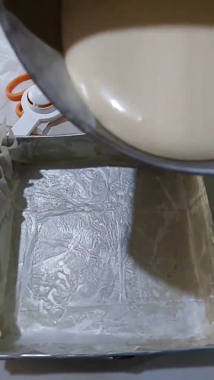 Foto langkah ke 4 dari resep Bolu Gulung Selai Nenas Ekonomis.