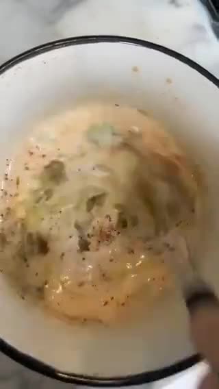 صورة لخطوة 3 من وصفة -اندومي بخلطة البيض المسلوق اللذيذة 🍜😋!