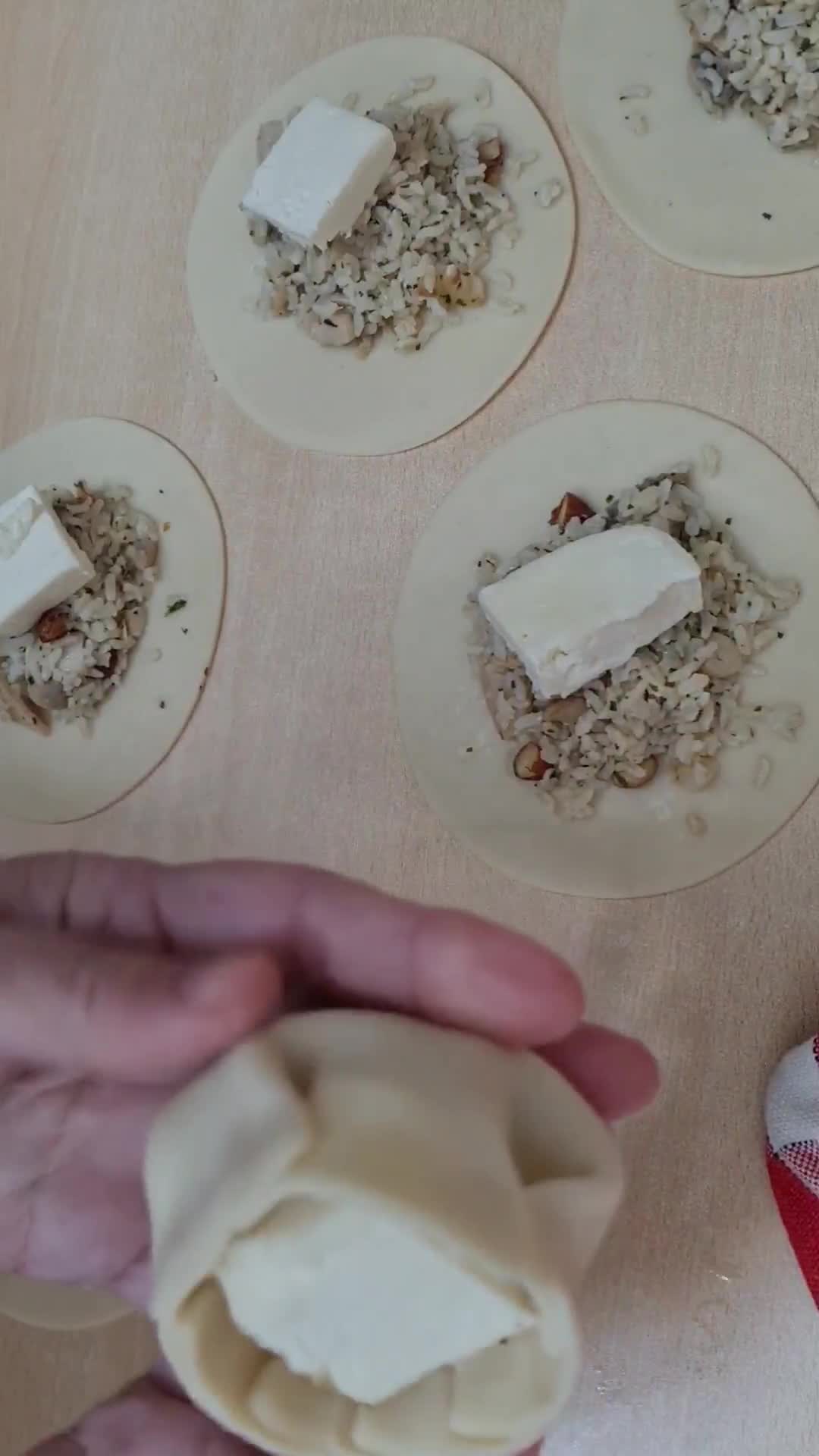 Foto del paso 3 de la receta: Canastitas de arroz integral con champignones 🍚 🍄
