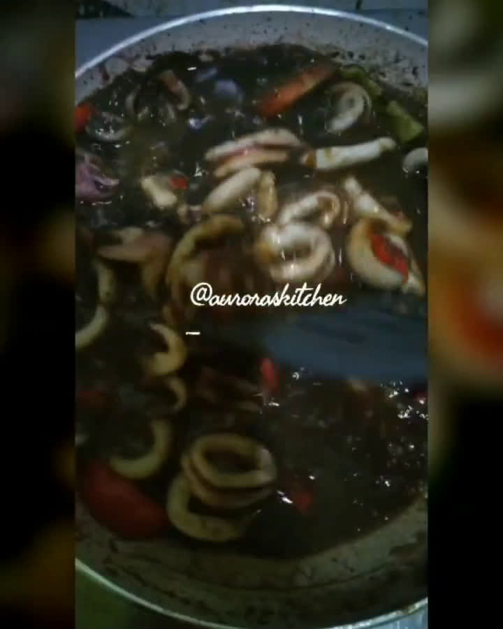 Foto langkah ke 3 dari resep Cumi Masak Hitam 🐙.