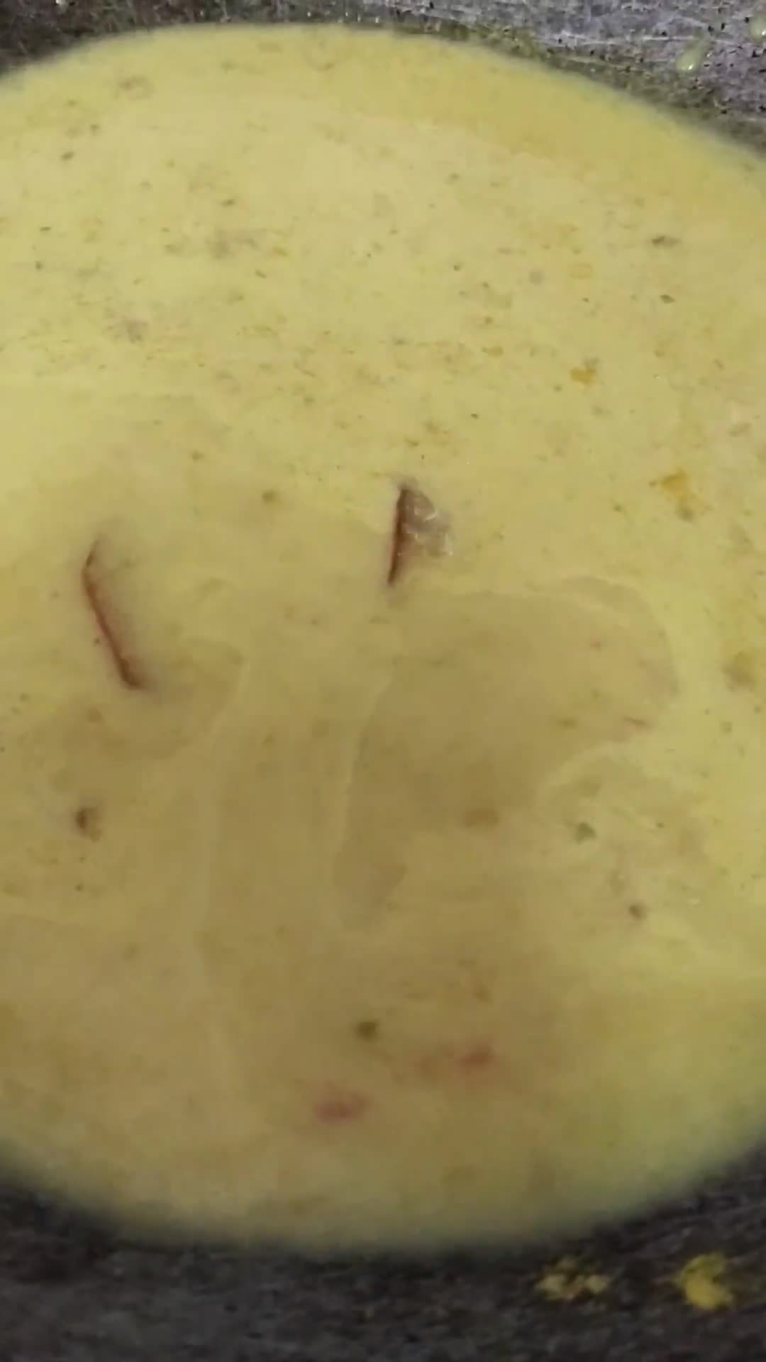 Gambar langkah 2 resipi Masak lemak ayam goreng.
