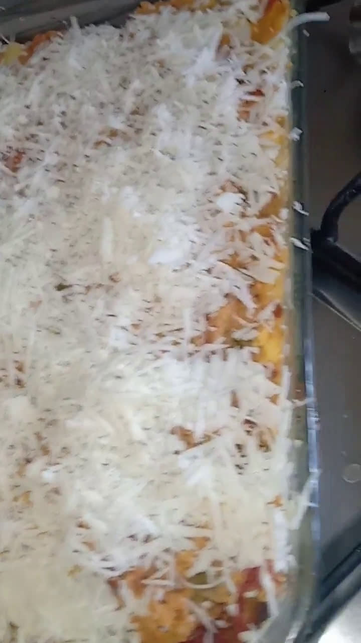 صورة لخطوة 4 من وصفة غراتان البطاطا المحشيه بالبيض والشكشوكه 🌺
