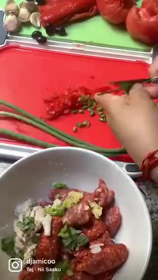 Une image de l'étape 7 de Tomates farcies aux merguez 🍅🥩🌭🌶🥬.