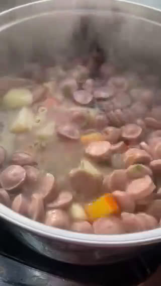 Foto langkah ke 7 dari resep Sup Makaroni Sosis Sapi.