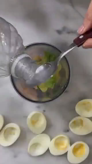 Foto del paso 3 de la receta: Huevos rellenos saludables
