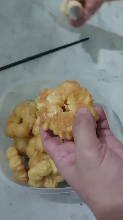 Foto langkah ke 7 dari resep Soes Bunga Vla Susu.