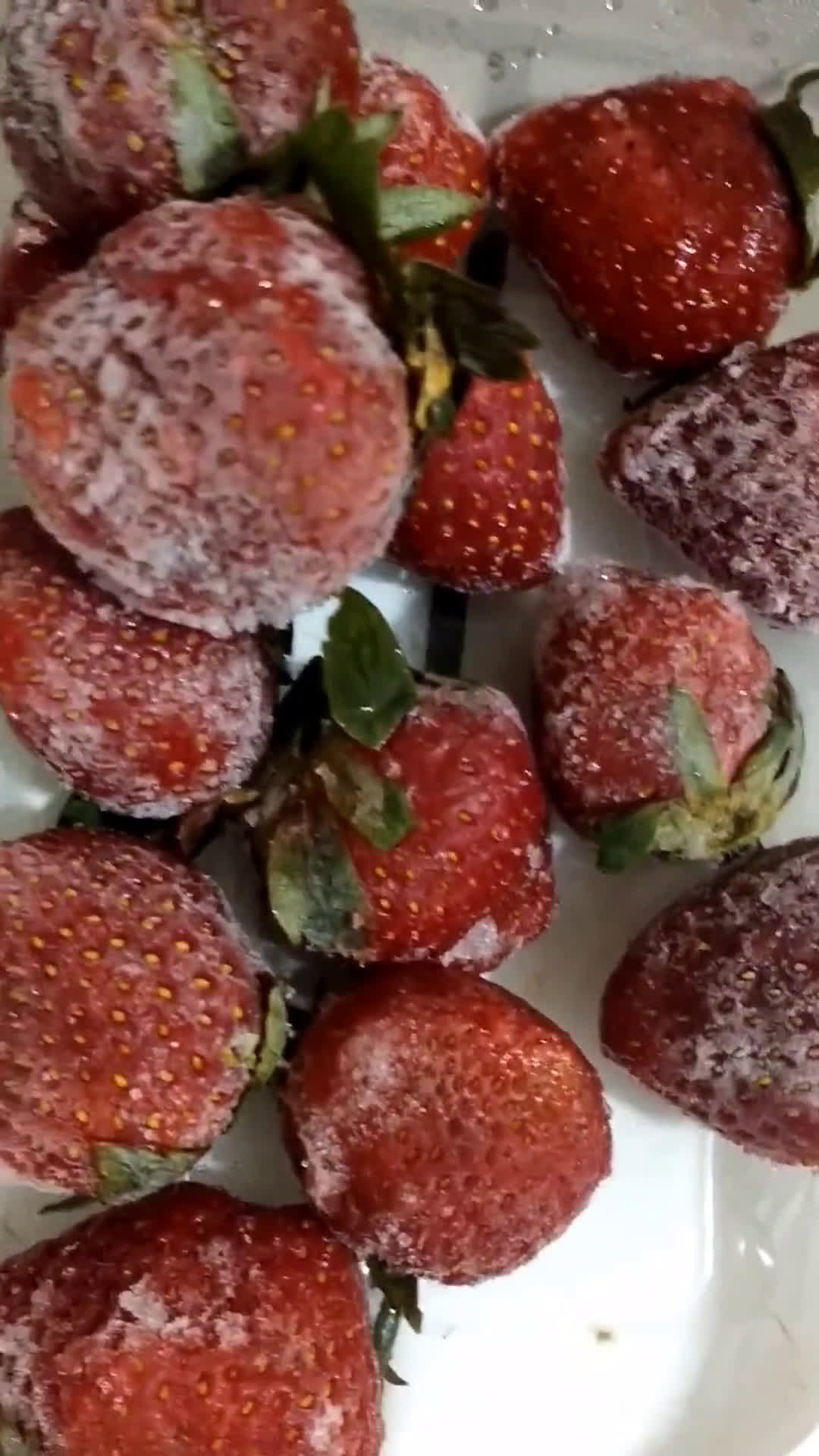 Foto langkah ke 1 dari resep Smoothies Strawberry Pisang.