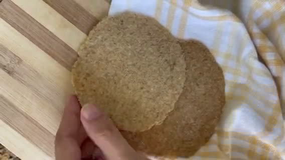 Foto del paso 4 de la receta: Tortillas de avena a la Puli (solo 2 ingredientes 🤯)