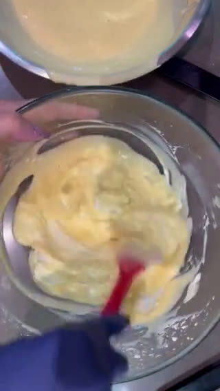 A picture of step 16 of Bavarian cream cake with fruits.