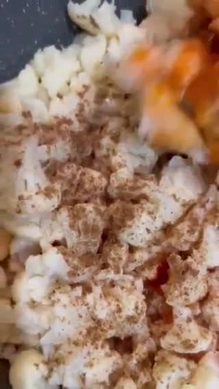 صورة لخطوة 2 من وصفة قرنبيط بصوص الطماطم