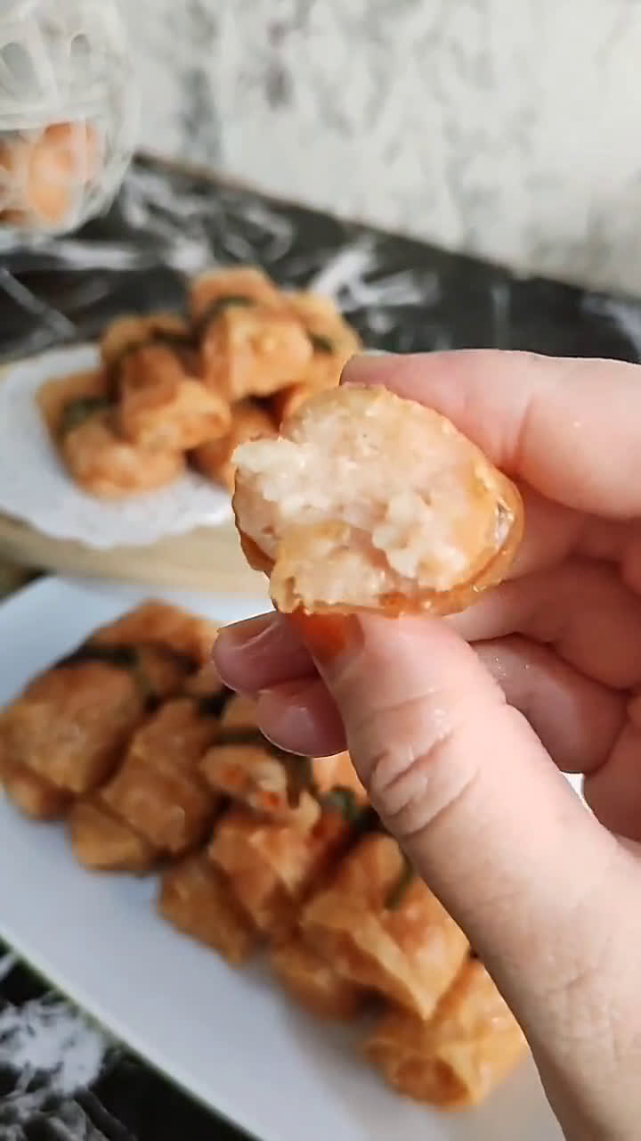 Foto langkah ke 6 dari resep Lumpia Ayam Kembang Tahu.