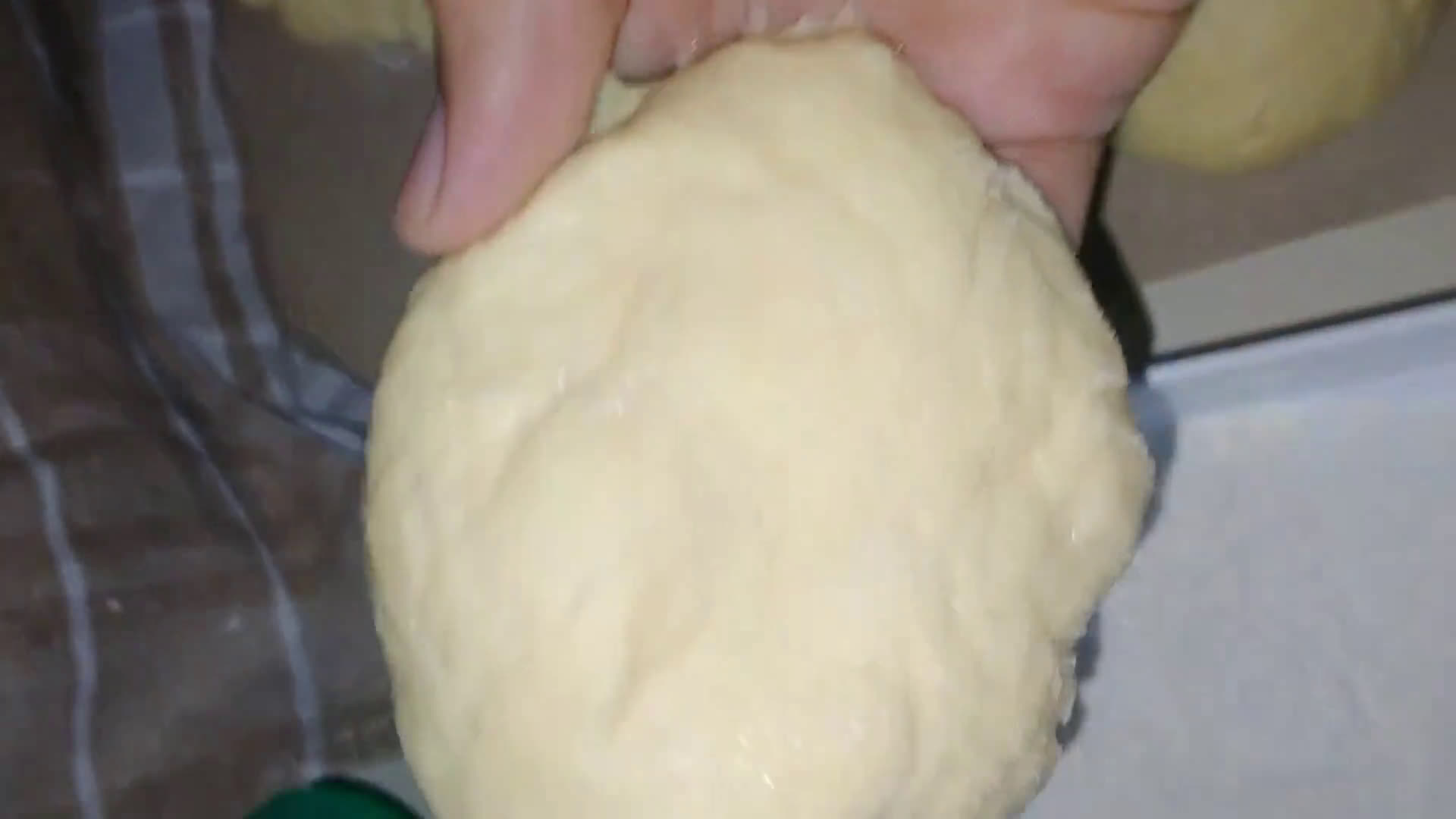 Foto langkah ke 5 dari resep Donat Squisy.