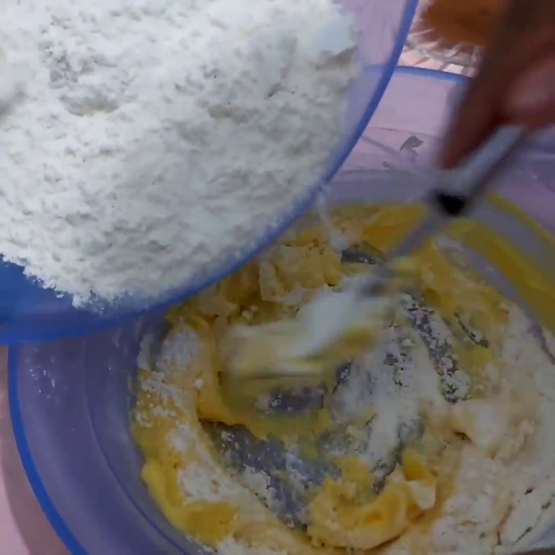 Foto langkah ke 3 dari resep Simple Cookies (Teflon).