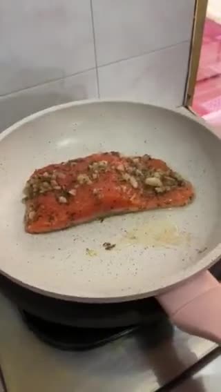 Foto langkah ke 1 dari resep Pan seared salmon 🐟.