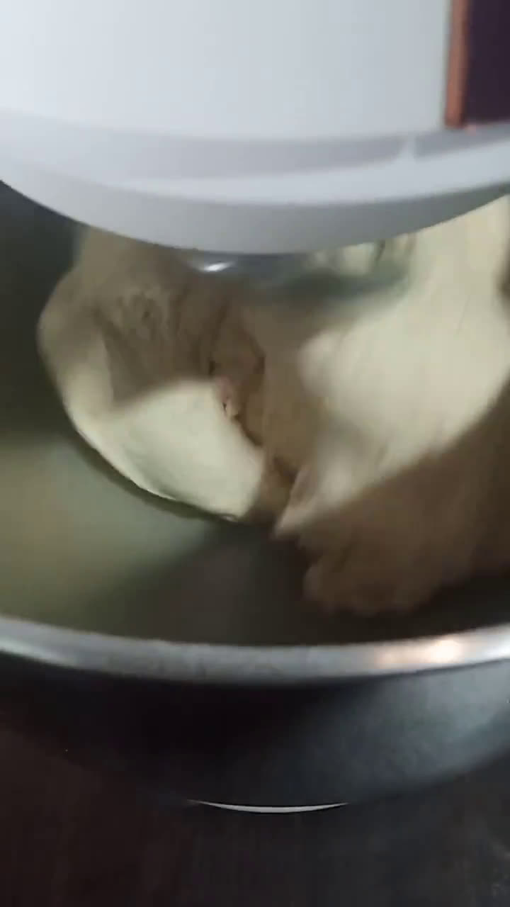 Foto langkah ke 2 dari resep 261. Condensed Milk Bread.