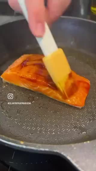 Foto del paso 3 de la receta: Salmón a la brasa (sin brasa 🤪)