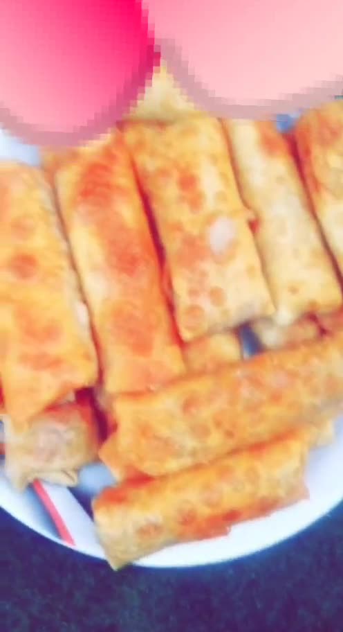 A picture of step 3 of Spring Rolls.