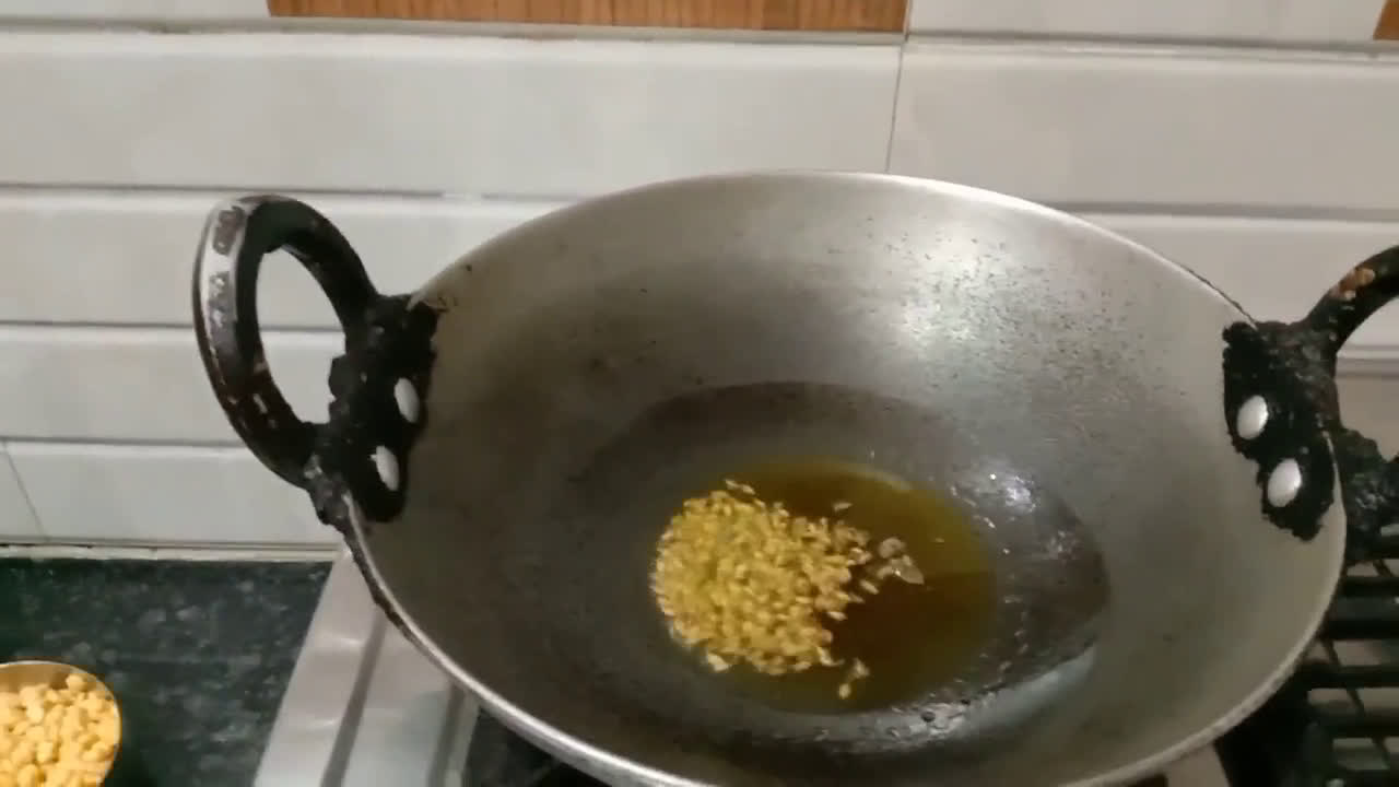 तोरई चना दाल सब्जी (Torai chana dal sabzi recipe in hindi) रेसिपी चरण 2 फोटो