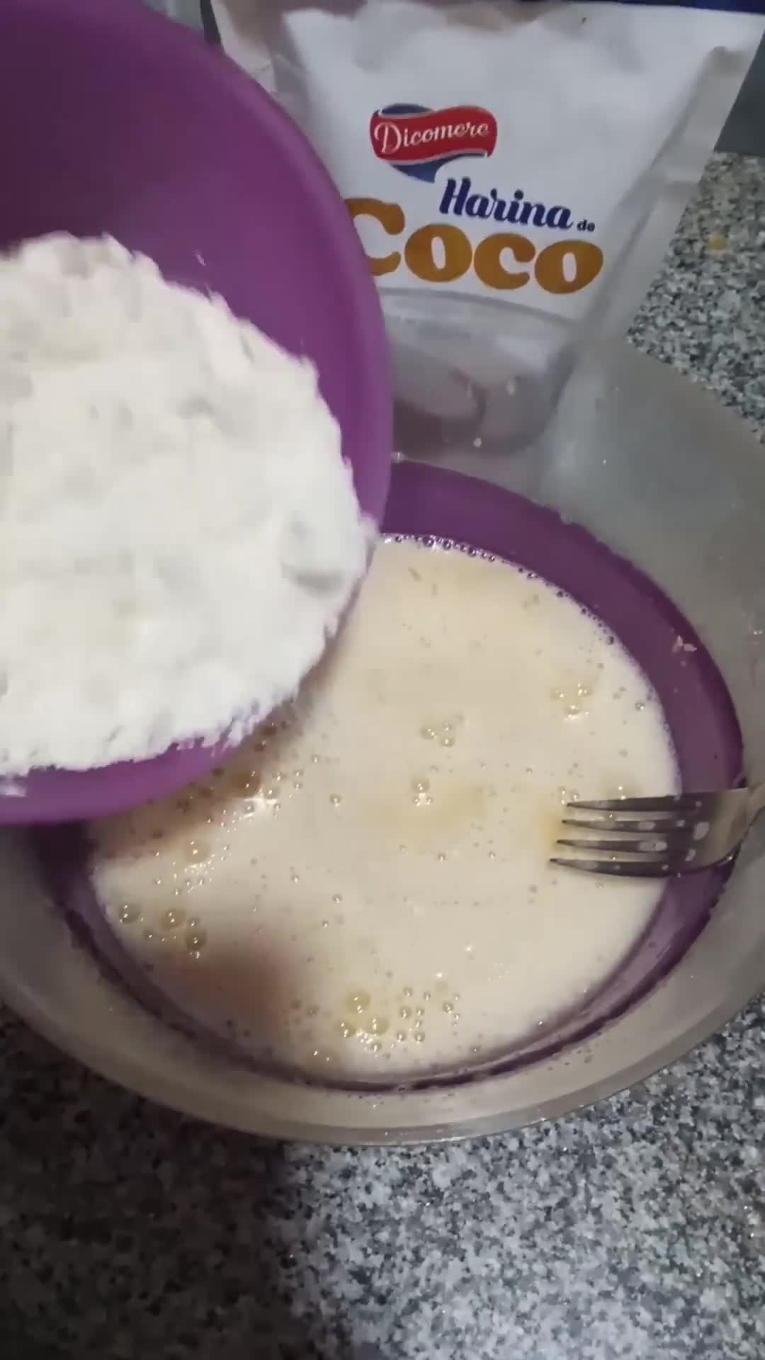 Foto del paso 2 de la receta: Budín sin TACC de naranja 🍊