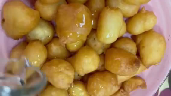 صورة لخطوة 3 من وصفة لقيمات لذيذه