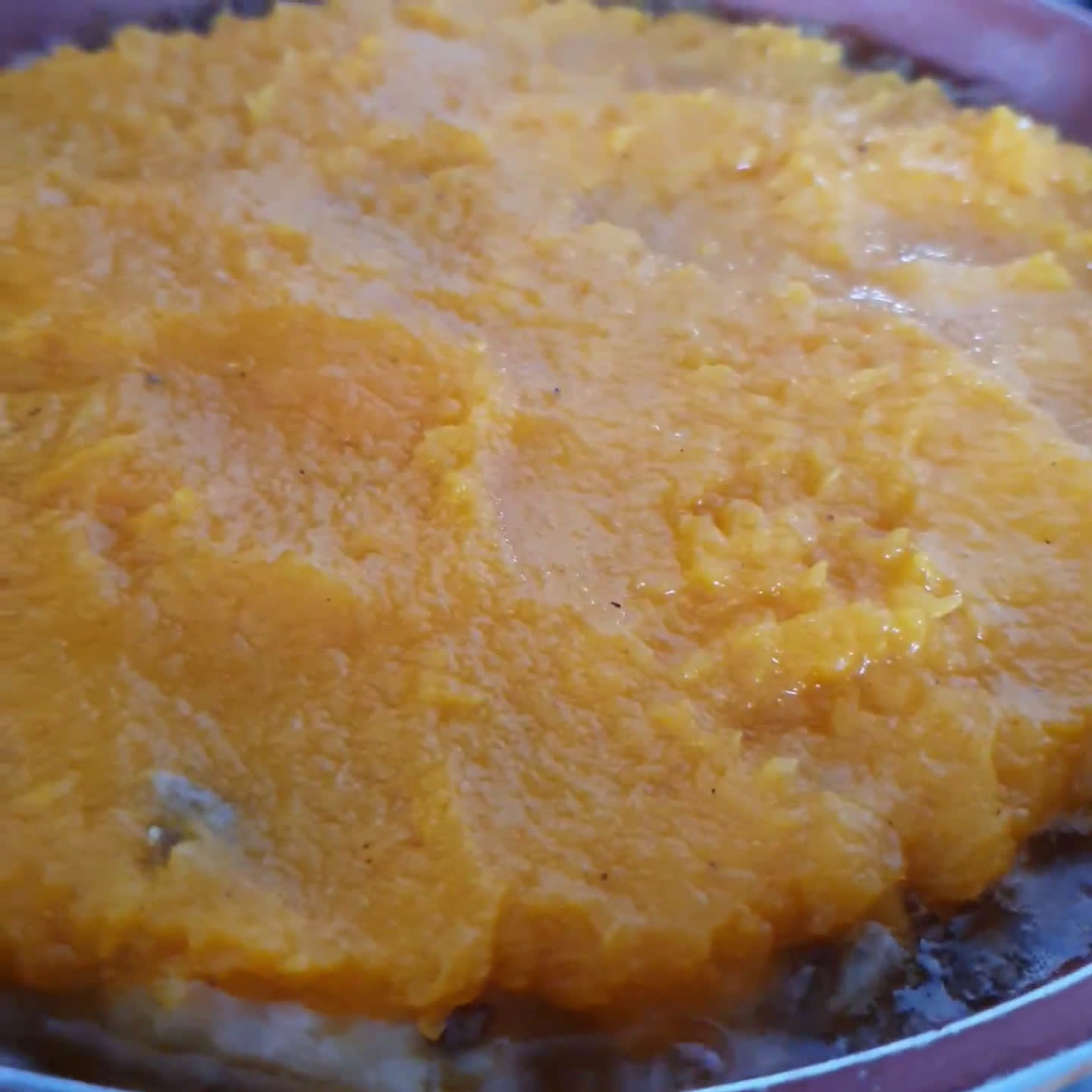 Foto del paso 3 de la receta: Pastel de puré mixto con carne y crujiente de queso ¡en sartén!