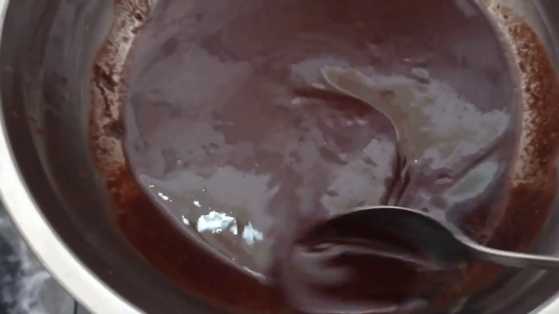 Foto langkah ke 2 dari resep Fudgy brownies shiny crust.