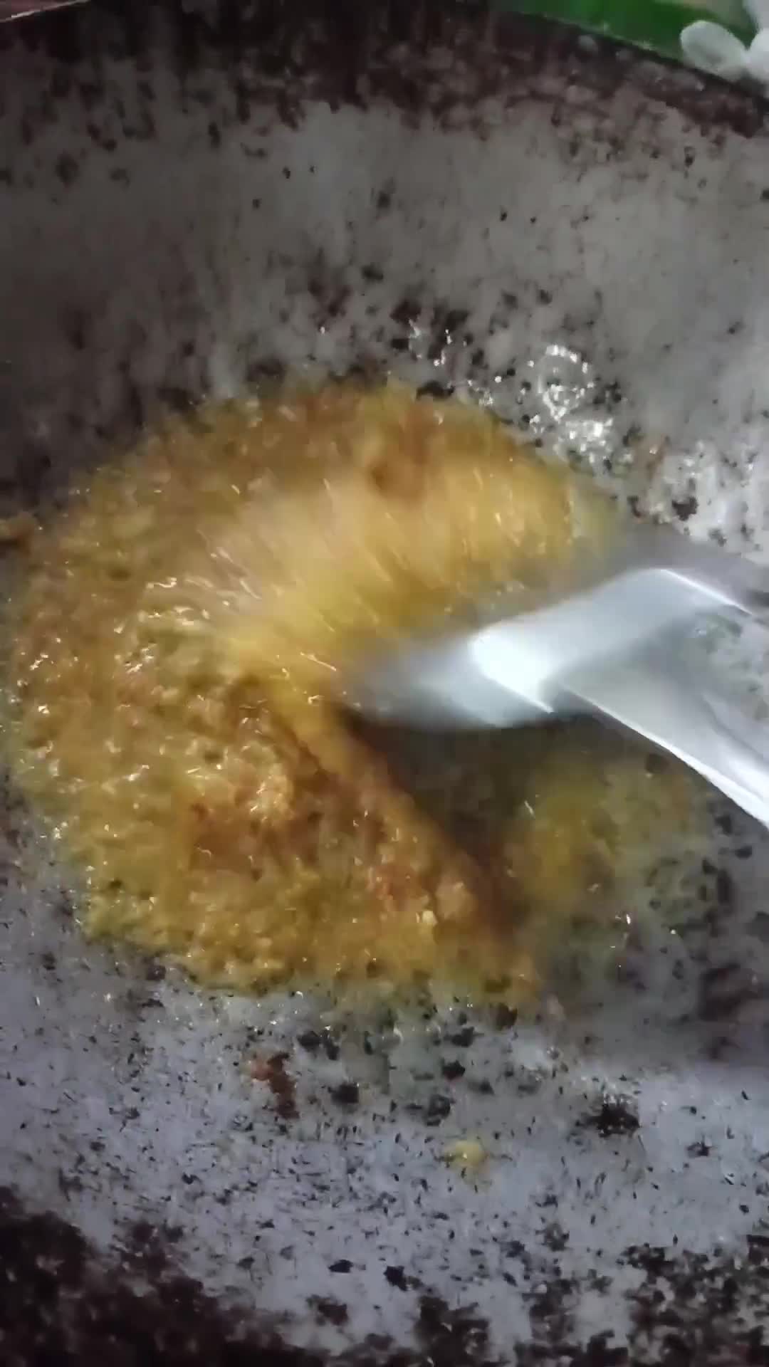 Gambar langkah 2 resipi 29:12:24 - Sotong masak pedas bersama sosej.
