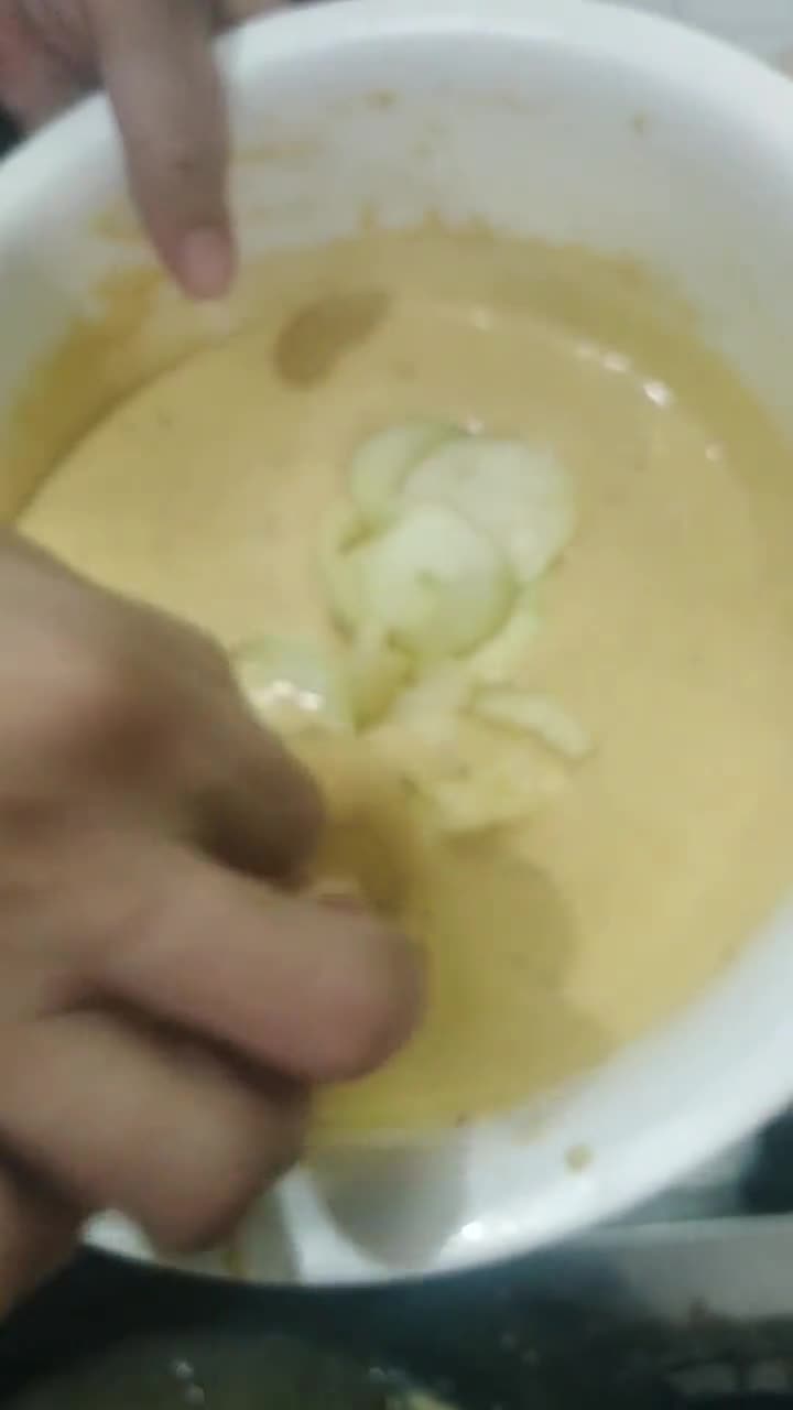 A picture of step 7 of Daal chawal aur keri k pakorey.