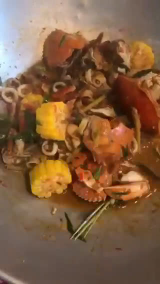 Foto langkah ke 10 dari resep Seafood saus padang🦀🐙.