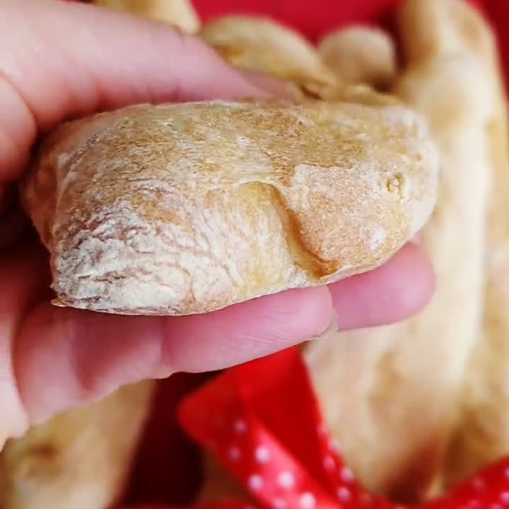 Foto del passaggio 4 della ricetta Pane a lunga lievitazione