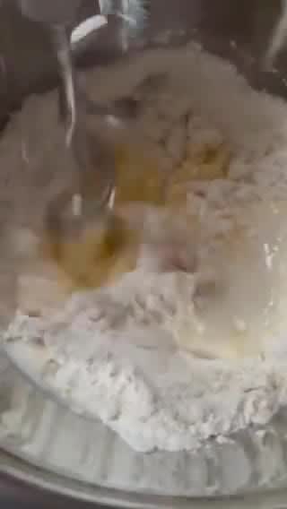 Gambar langkah 3 resipi Roti sosej simple.