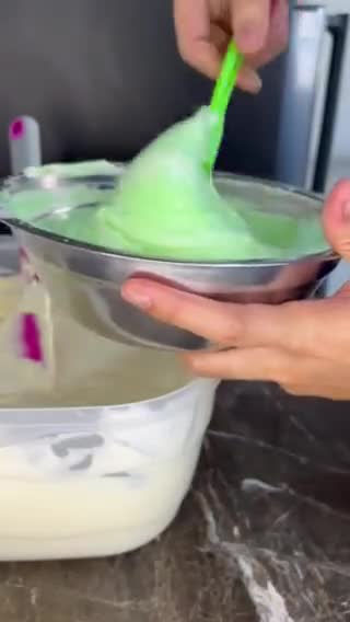 Foto langkah ke 3 dari resep Cake Tape Pandan Keju.