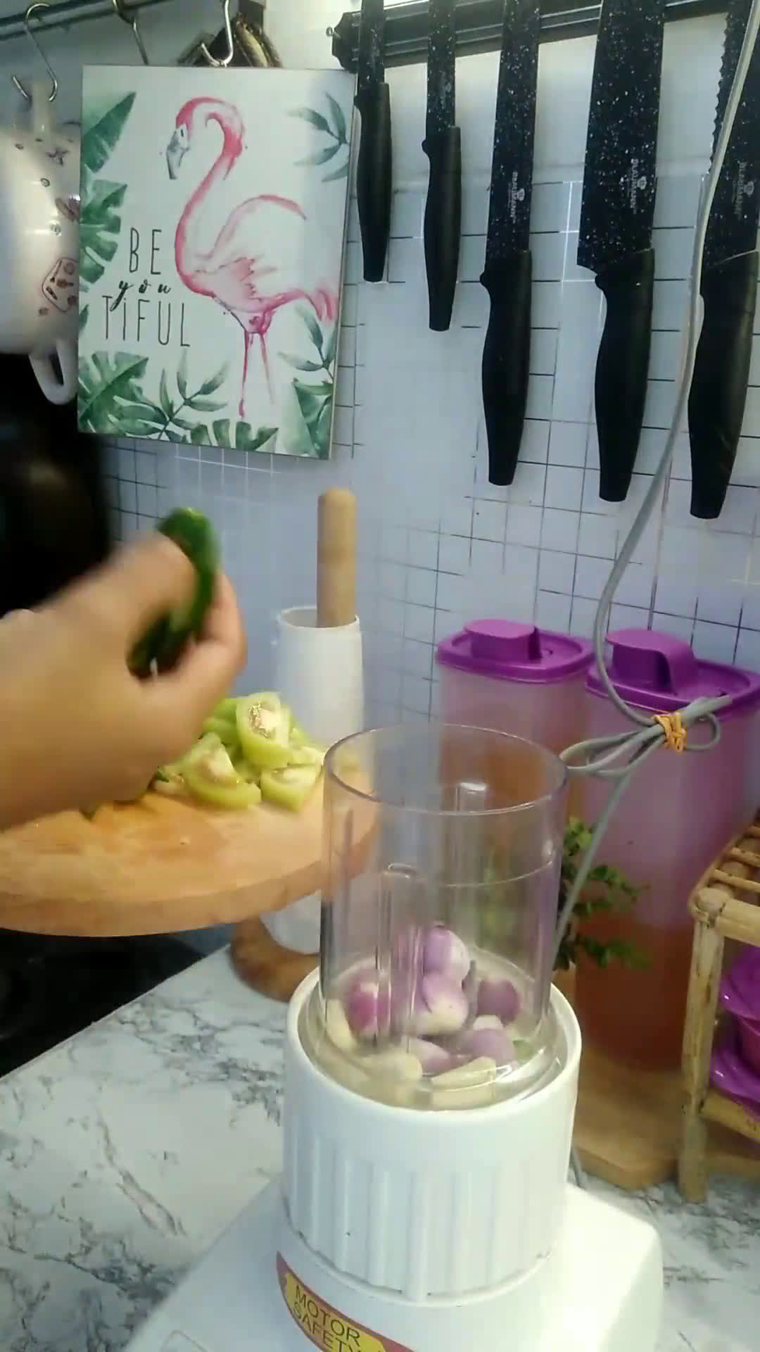 Foto langkah ke 1 dari resep Tongkol suwir lombok ijo.