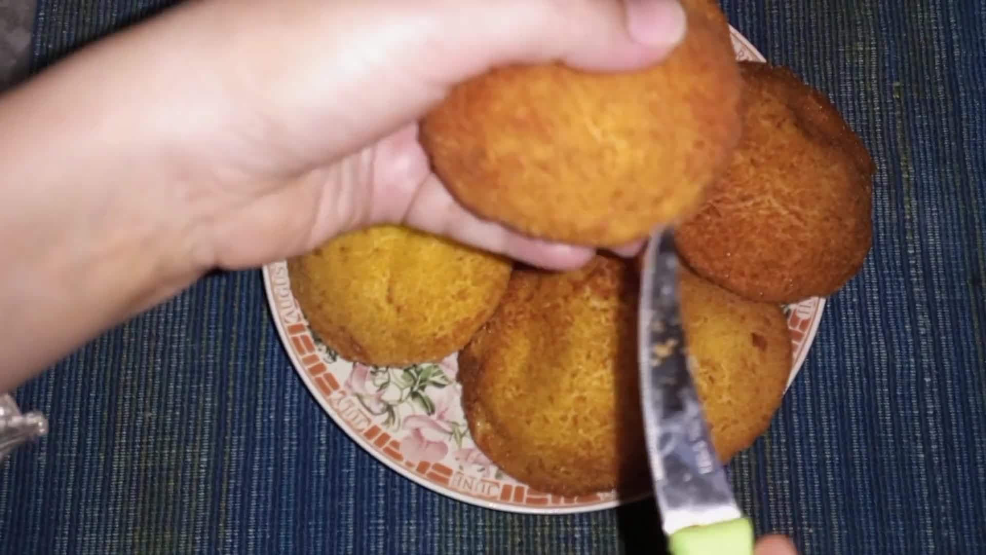 A picture of step 8 of Bread Pockets 🤤🥙.